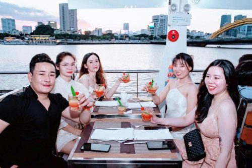 DU THUYỀN SÔNG HÀN 4U