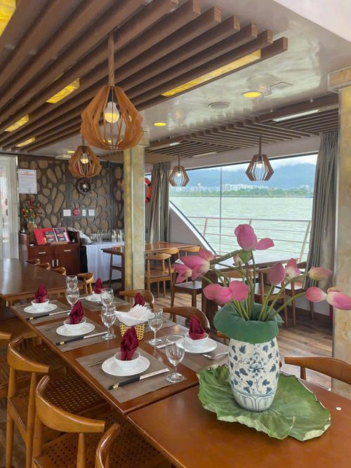 ĂN TỐI TRÊN DU THUYỀN SÔNG HÀN ĐÀ NẴNG - DU THUYỀN DANANG DRAGON CRUSIE
